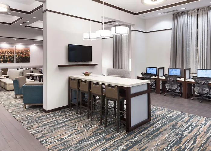 Hampton Inn & Suites Chicago North Shore
